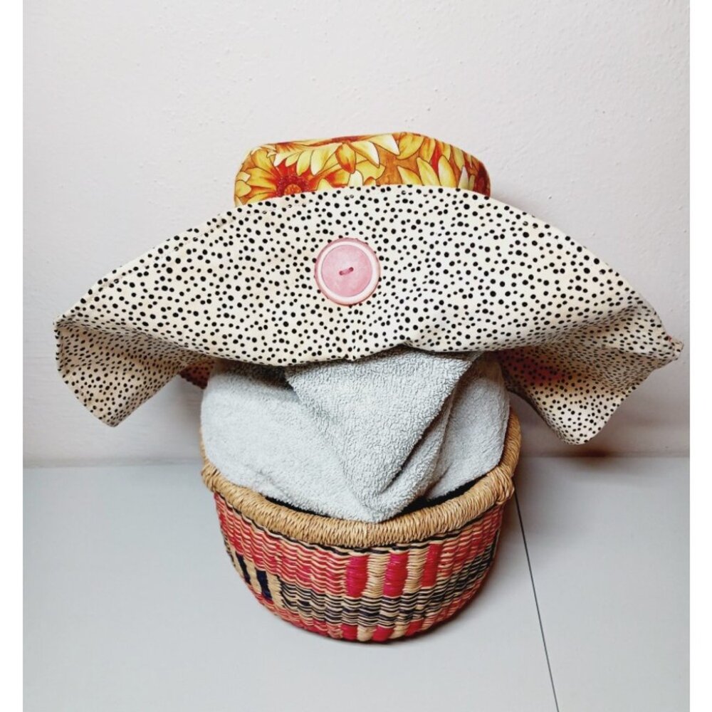 Super cute handmade bright flower summer/resort hat - Picture 5 of 9